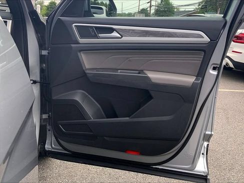Certified 2023 Volkswagen Atlas Cross Sport SE w/ Panoramic Sunroof Package FWD image 28