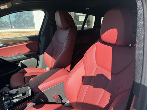 Used 2022 BMW X4 xDrive30i w/ Convenience Package image 3