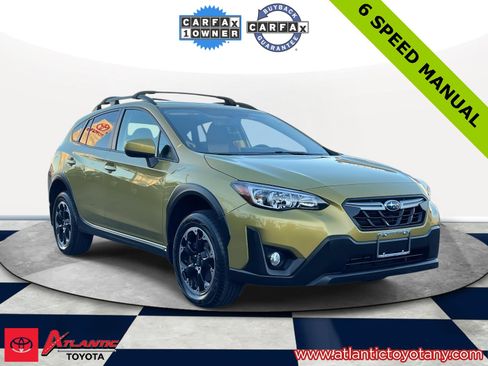 Used 2022 Subaru Crosstrek 2.0i Premium image 1