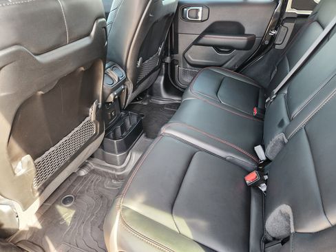 Used 2024 Jeep Wrangler Unlimited Rubicon image 35