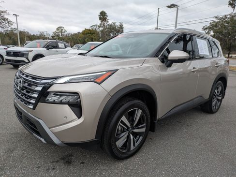 Certified 2024 Nissan Rogue SL w/ SL Premium Package image 8