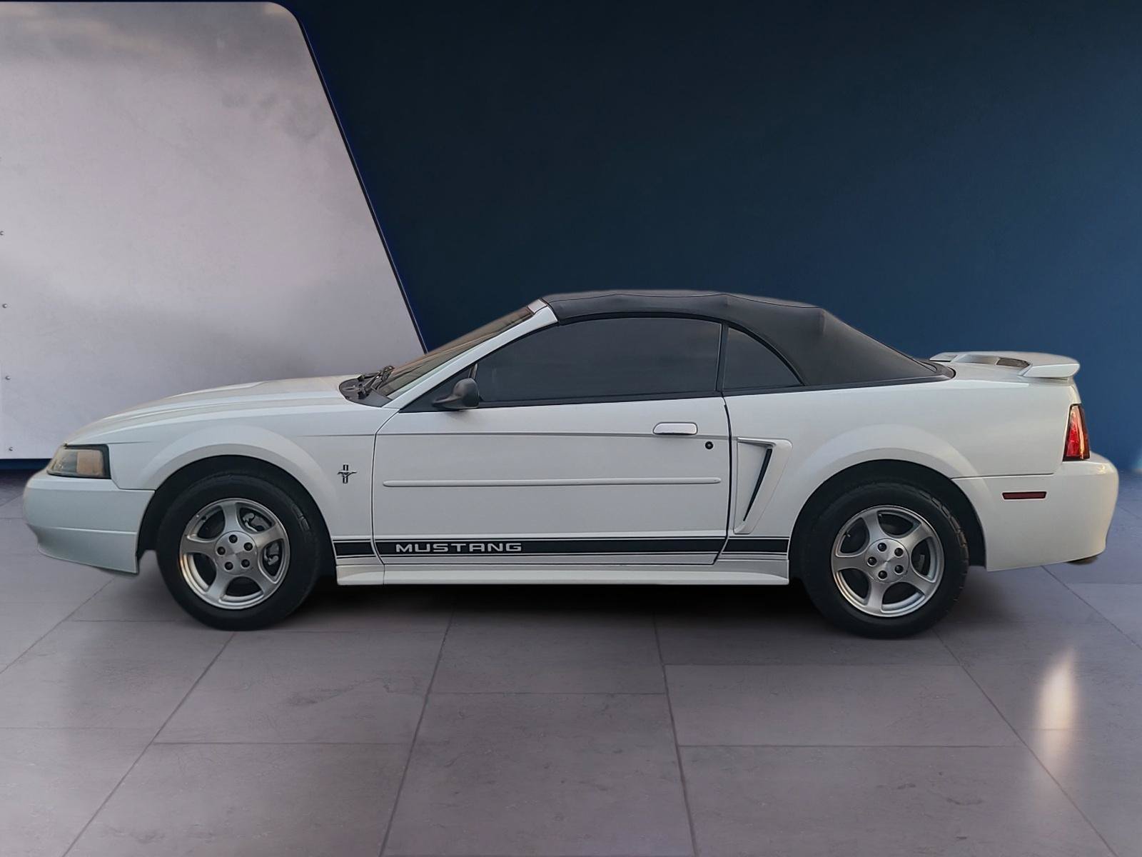 Used 2002 Ford Mustang Convertible RWD image 26