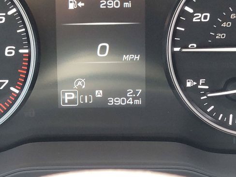 Certified 2025 Subaru Crosstrek 2.5i Premium AWD/4WD image 31