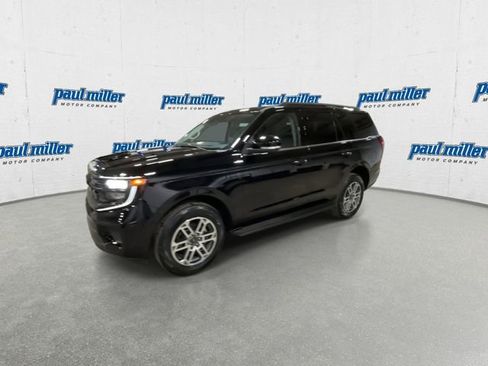 New 2026 Ford Expedition Active image 5