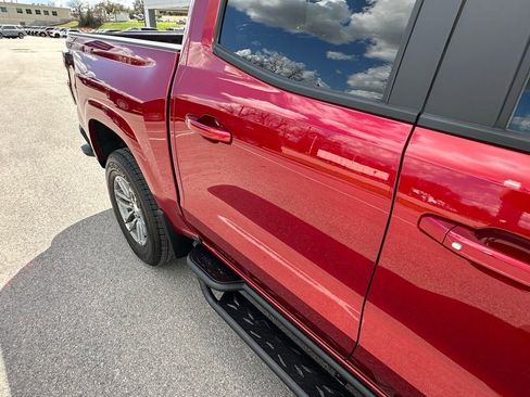 Used 2024 Chevrolet Colorado LT w/ LT Convenience Package II image 8