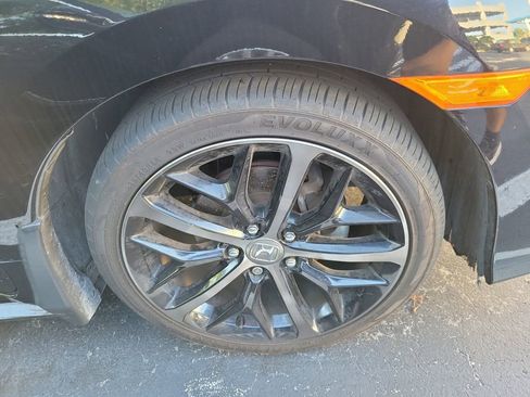 Used 2021 Honda Civic Sport Touring image 9