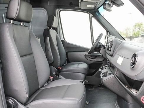 New 2025 Mercedes-Benz Sprinter 2500 image 18