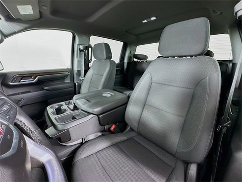 Used 2024 GMC Sierra 1500 SLE image 11