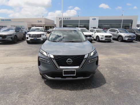 Used 2023 Nissan Rogue SL FWD image 5