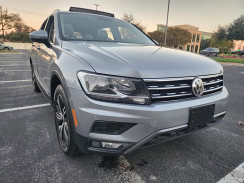 Used 2019 Volkswagen Tiguan SEL image 1