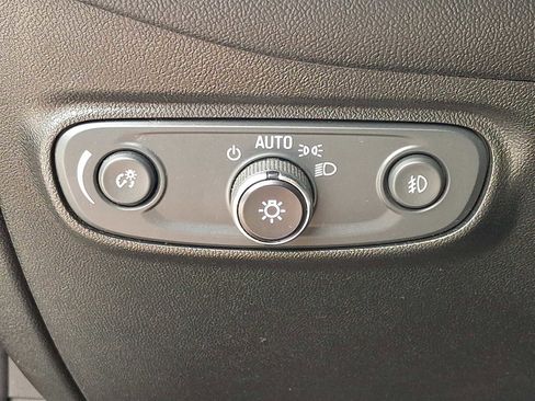 Used 2020 Chevrolet Equinox LT image 25