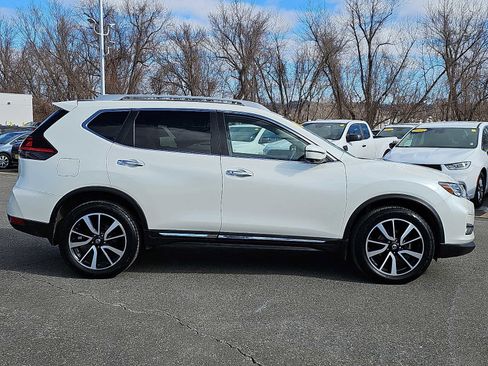 Used 2019 Nissan Rogue SL w/ Premium Package image 7