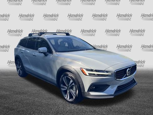 New 2026 Volvo V60 B5 Cross Country Plus w/ Protection Package Premier AWD/4WD image 2