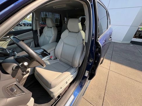 Used 2017 Acura MDX w/ Tech & Entertainment Pkg AWD/4WD image 12