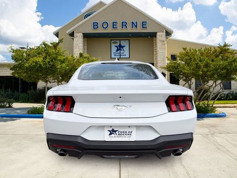 Used 2026 Ford Mustang Coupe RWD image 4