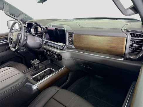 Used 2025 Chevrolet Silverado 1500 High Country w/ Technology Package image 24