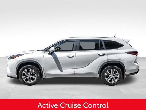 Used 2026 Toyota Highlander XLE AWD/4WD image 12