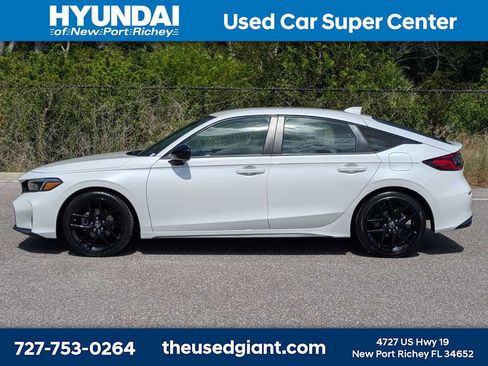 Used 2025 Honda Civic Sport image 2