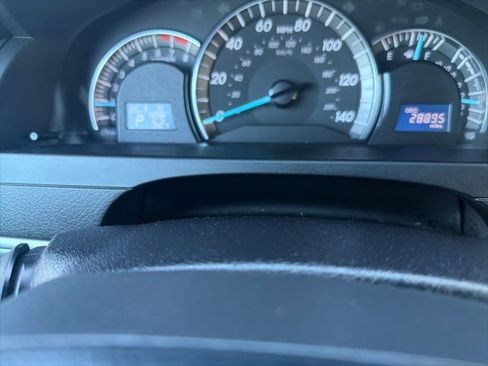 Used 2013 Toyota Camry SE image 15