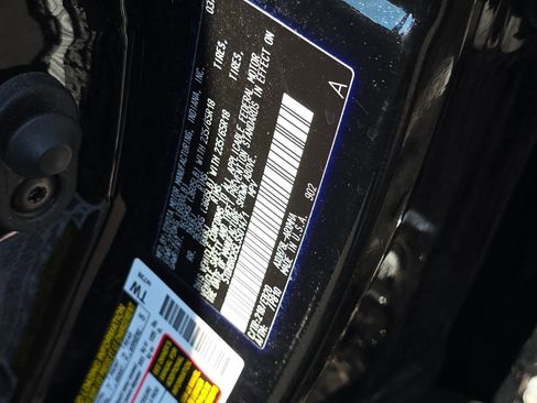 Used 2020 Toyota Highlander XLE image 32