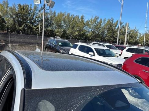 Used 2023 Volvo XC60 B5 Ultimate image 3