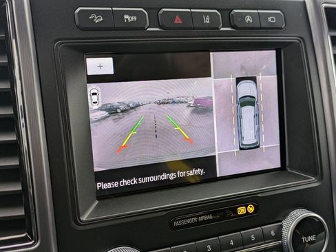 Certified 2021 Ford Expedition Max Platinum image 3