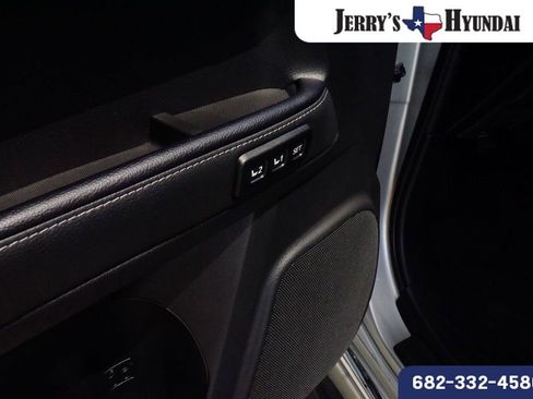 Used 2024 Toyota 4Runner Limited AWD/4WD image 18