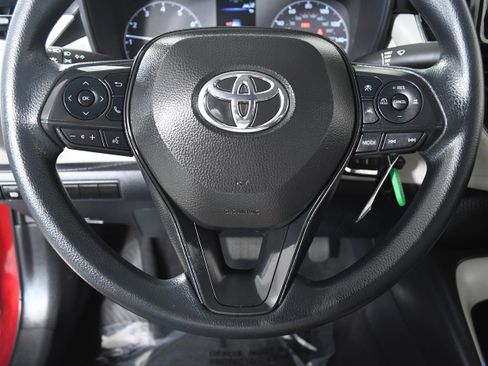 Used 2025 Toyota Corolla LE image 10