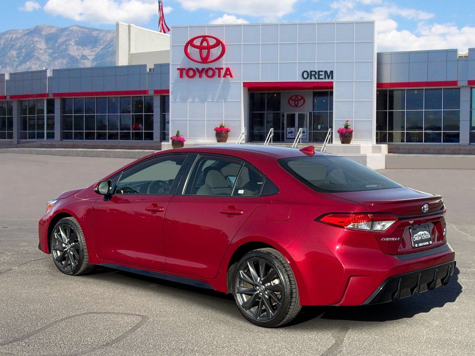 Used 2024 Toyota Corolla SE w/ SE Package FWD image 6