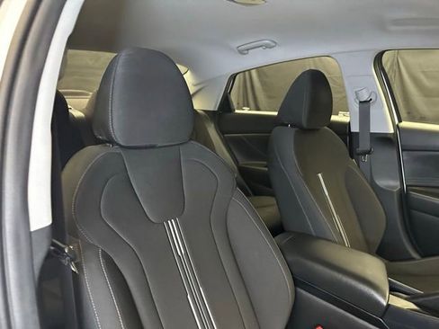 Used 2023 Hyundai Elantra SEL FWD image 16