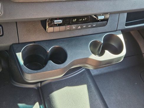 Used 2024 Mercedes-Benz Sprinter 2500 image 26