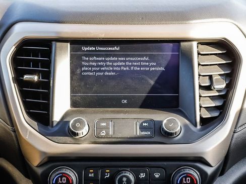 Used 2023 GMC Acadia Denali w/ Denali Ultimate Package AWD/4WD image 17