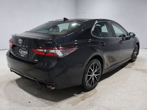 Used 2024 Toyota Camry SE image 2
