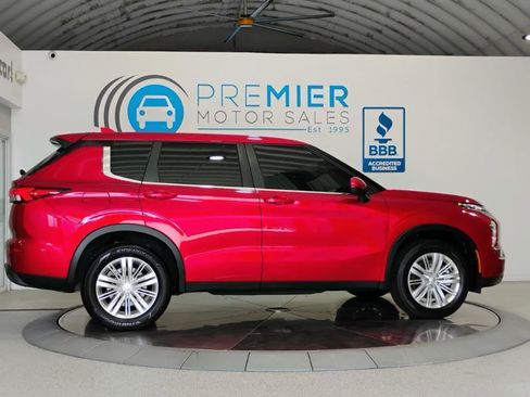 Used 2024 Mitsubishi Outlander ES FWD image 7