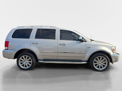 Used 2008 Chrysler Aspen Limited image 5