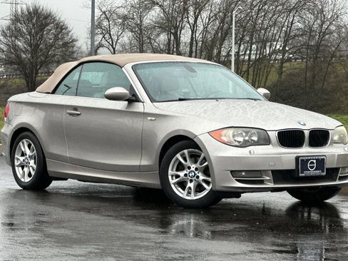 Used 2009 BMW 128i Convertible image 1
