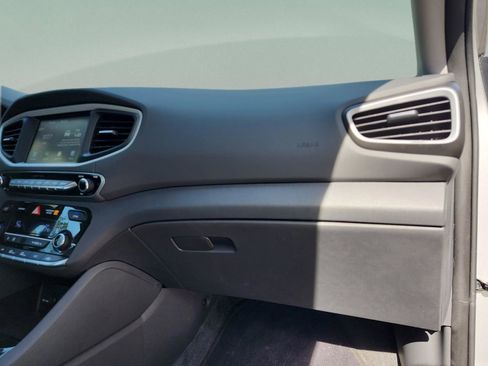 Used 2017 Hyundai Ioniq SEL image 18