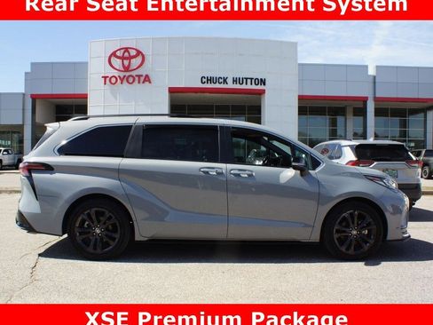 Used 2024 Toyota Sienna XSE w/ XSE Premium Package image 1