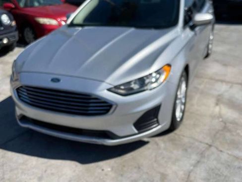 Used 2019 Ford Fusion SE image 7