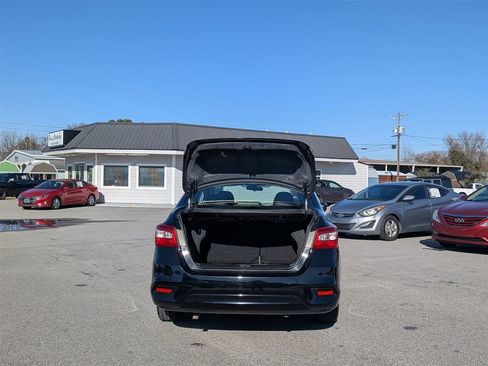Used 2017 Nissan Sentra SV image 27