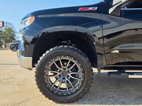 Used 2022 Chevrolet Silverado 1500 LTZ w/ LTZ Premium Package image 31