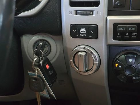 Used 2005 Toyota 4Runner SR5 AWD/4WD image 14