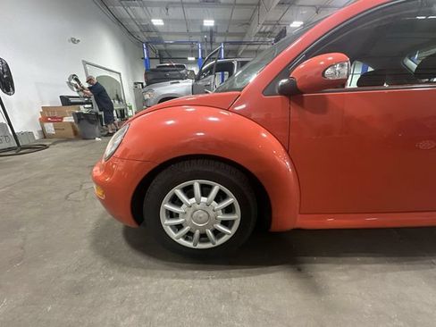Used 2004 Volkswagen Beetle GLS FWD image 23