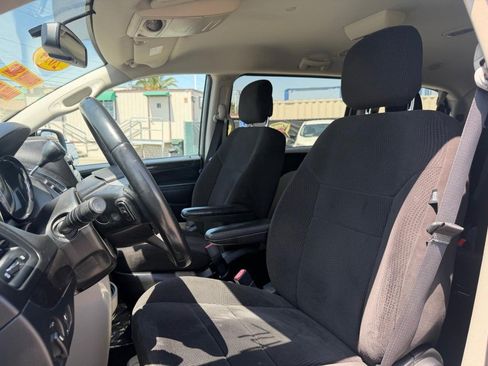 Used 2014 Dodge Grand Caravan SE w/ Quick Order Package 29E SE FWD image 18