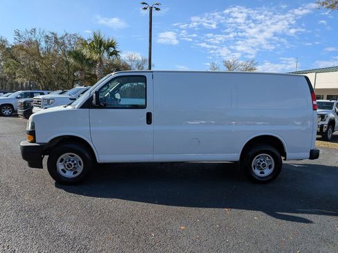 Used 2023 GMC Savana 2500 w/ Driver Convenience Package image 6