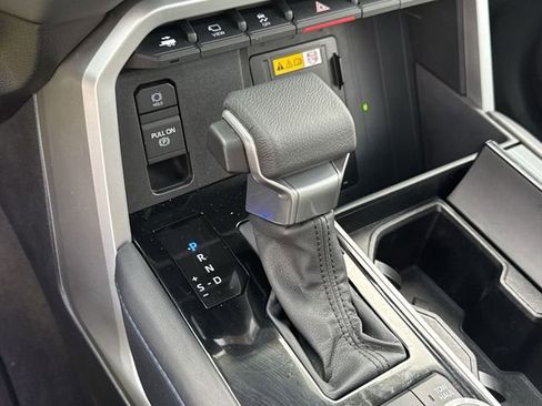 Used 2024 Toyota Tundra Platinum image 13