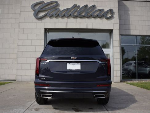 Used 2025 Cadillac XT6 Premium Luxury image 6