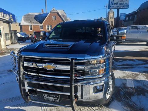 Used 2019 Chevrolet Silverado 2500 LTZ w/ Duramax Plus Package image 5