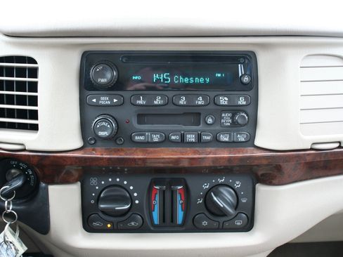 Used 2005 Chevrolet Impala LS w/ Sun And Sound Package image 7