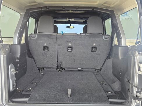 Used 2019 Jeep Wrangler Unlimited Sport S AWD/4WD image 31